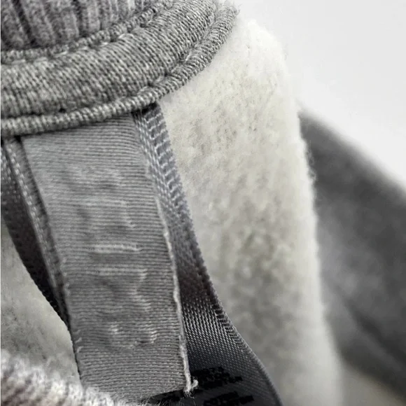 ❌SOLD❌ SKIMS Light Grey Women’s Classic Fit Crewneck Swestshirt Size M - Picture 7 of 8